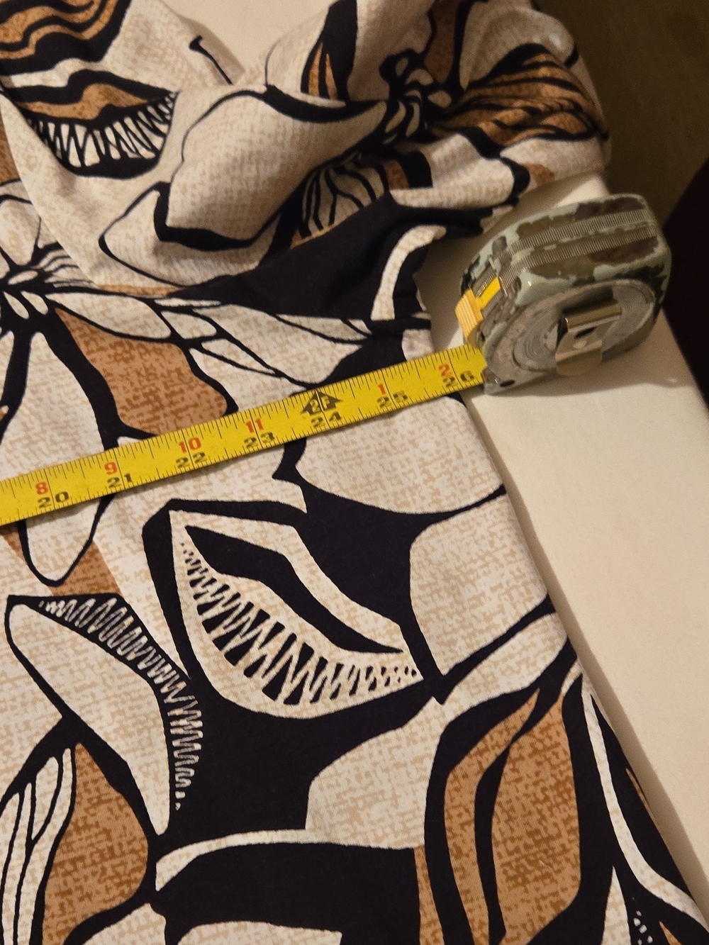 Alfred Dunner Black White Tan Floral Tunic Top - Picture 7 of 8